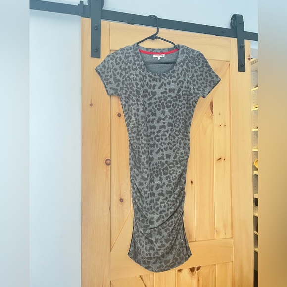 SUNDRY Leopard Print Ruched Dress in Charcoal - Picture 3 of 4